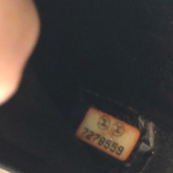 Chanel Caviar Leather Quilted Black six Key Ring Holder with Gold Plate - Picture 7 of 8